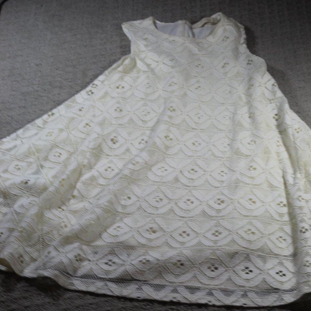 Everleigh Size M Cream Lace Flared Knee-length Dress